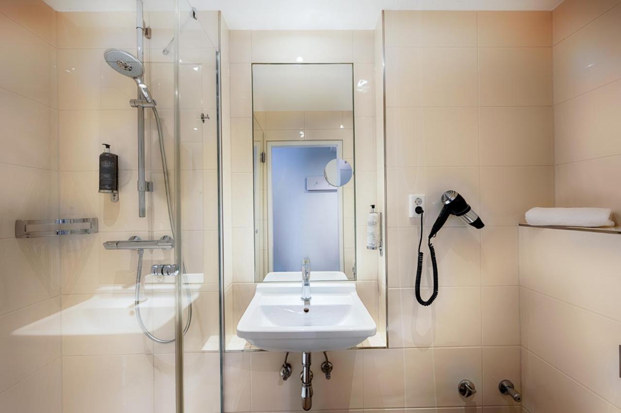 Premier Inn Stuttgart Bad Cannstatt Exterior foto