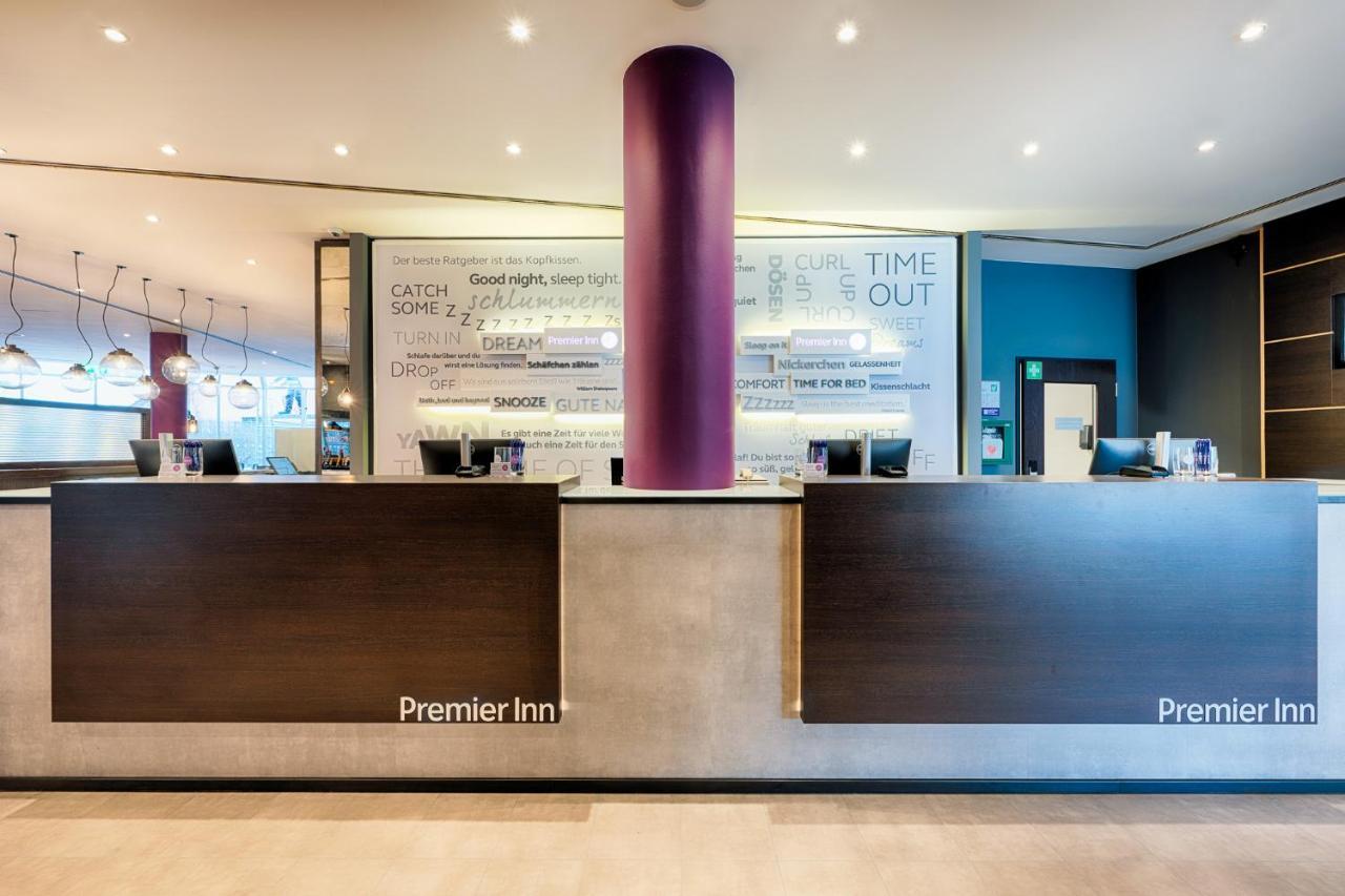Premier Inn Stuttgart Bad Cannstatt Exterior foto